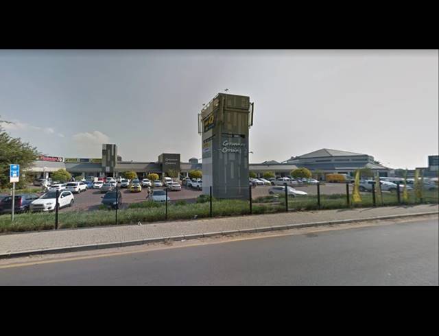 1,000M² OFFICE TO LET IN BRYANSTON